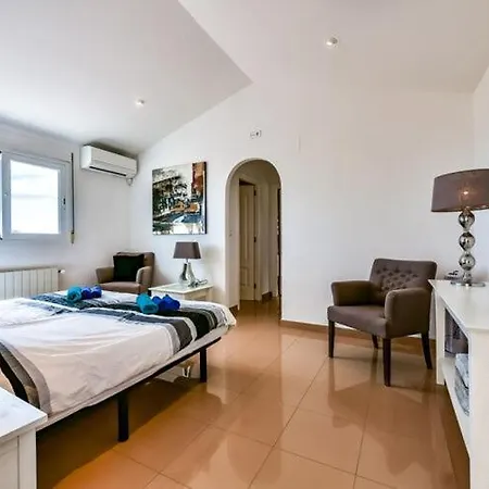 Villa Wonderful In Near The Sea